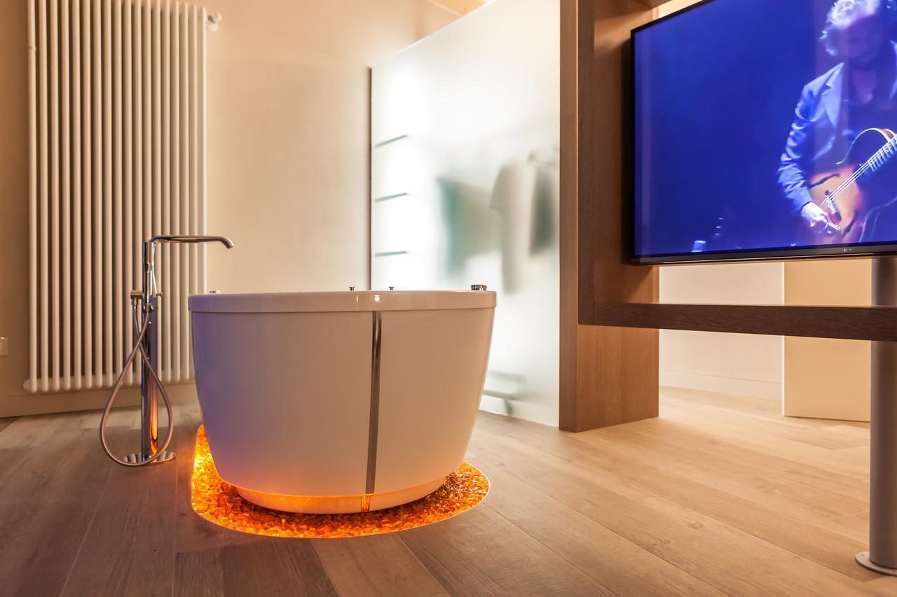 San Colombano Suites Бардолино Экстерьер фото